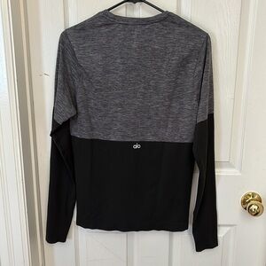 Alo black & grey top size S